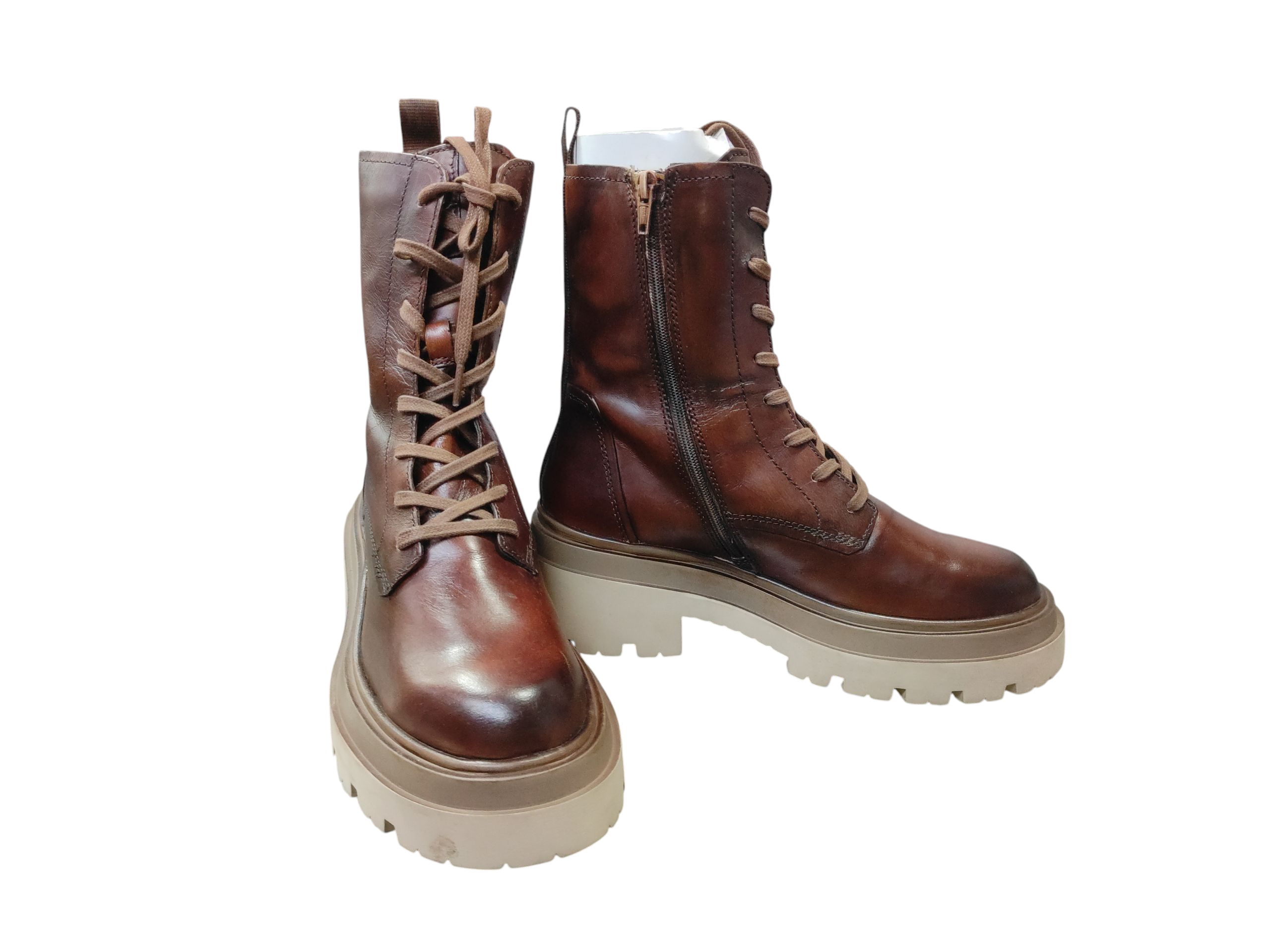 brownish leather boot